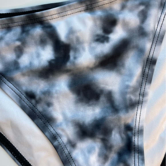 Fashion Nova Maui Mix and Match Tie Bikini Bottom🌟 - Picture 5 of 8